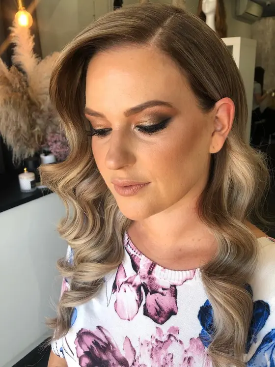 Bronze smoky glam, polished and photo-ready